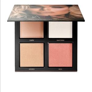 HUDA BEAUTY 3D highlighter palette- pink sands 🌸